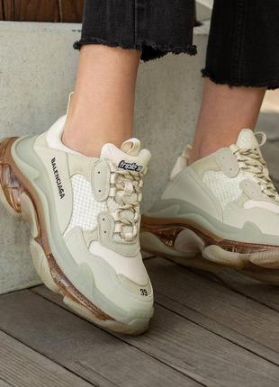 Кроссовки в стиле balenciaga triple s dark beige 396