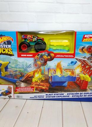 Hot wheels monster trucks blast station  трек хот вілс монстр трак пригоди на станції