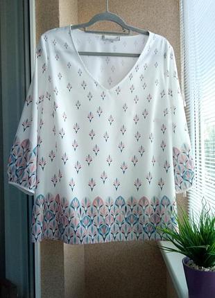 Красива ніжна блуза