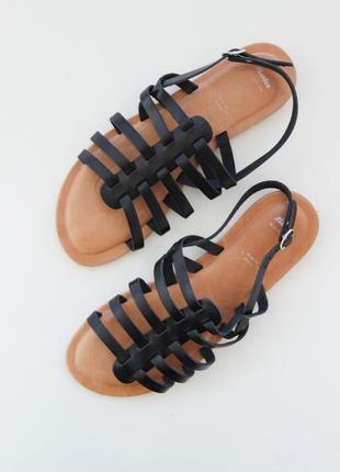 Шкіряні босоніжки bata