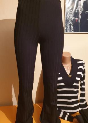Чорні трендові трикотажні штани кльош monki1 фото