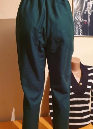 Зеленые классические брюки на резинке размер s/m2 фото