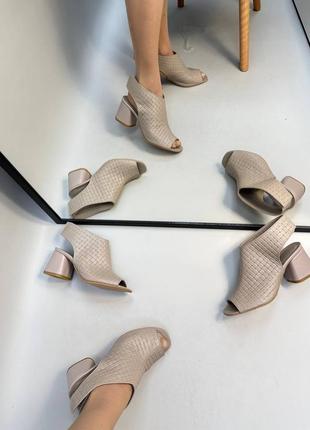 Эксклюзивные босоножки женские натуральная итальянская кожа и замша на каблуке