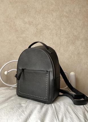 Рюкзак черный  ⁇  идеальное состояние