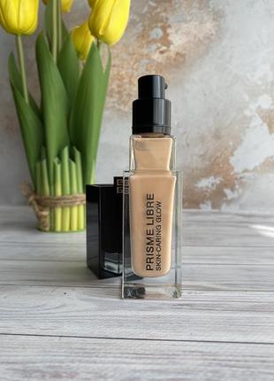 Тональна основа givenchy prisme libre skin-caring glow foundation