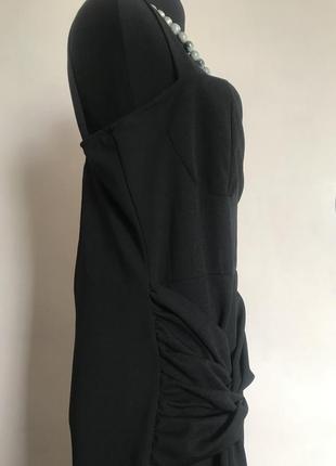 Черное платье на бретелях2 фото