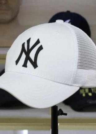 Бейсболка  кепка с сеткой тракер new york оригинал
