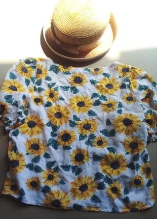Укороченная блузка в подсолнухи