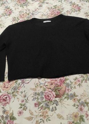 Мягкая кофточка в рубчик в oversize стиле