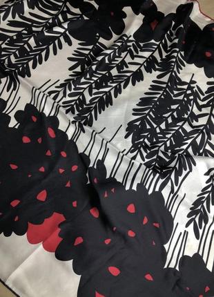 Большой шелковый платок в цветы платок натуральный шелк цветочный принт цветы абстракция в стиле marimekko2 фото