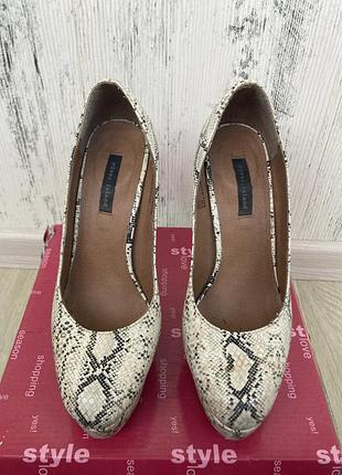 Туфлі river island