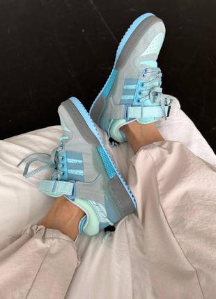 Трендовые кроссовки adidas forum x bad bunny blue tint голубые с серым2 фото