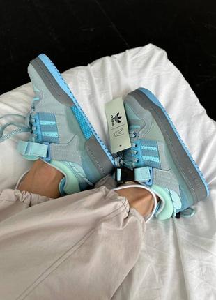 Трендовые кроссовки adidas forum x bad bunny blue tint голубые с серым8 фото