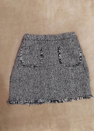 Базовая актуальная твидовая юбка с бахромой теплая юбочка бахрома в стиле zara bershka h&m stradivarius
