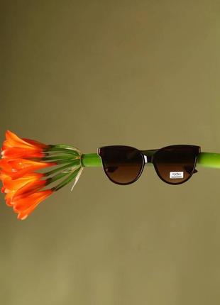 Стильні жіночі окуляри коричневі2 фото