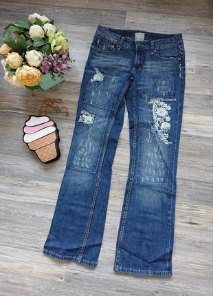 Женские джинсы с вышивкой широкий фасон р.44 /464 фото