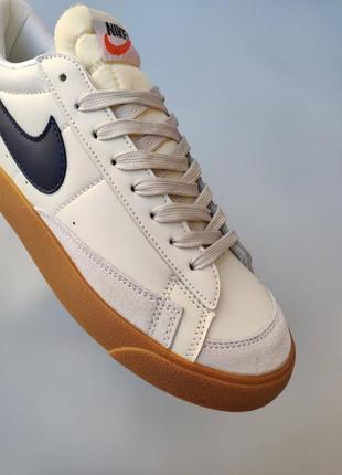 Nike blazer low vintage beige brown