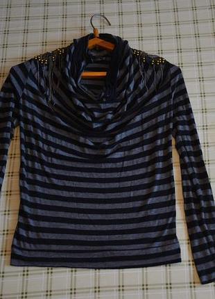 Полосатая кофта с «погонами»