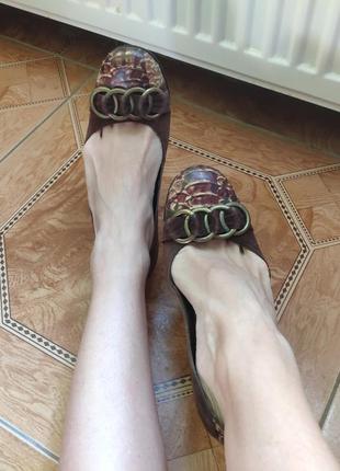 Туфли замшевые кожаные с принтом питона на каблуке змеиный принт8 фото