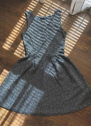 Шкільне плаття на невисоку дівчинку