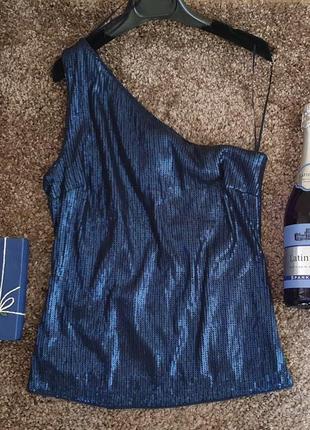 Топ в паєтки,на одне плече