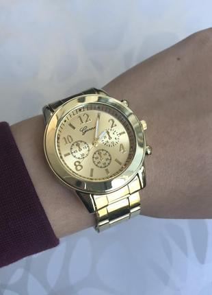 Женские красивые наручные часы женева geneva металлические золотистые1 фото