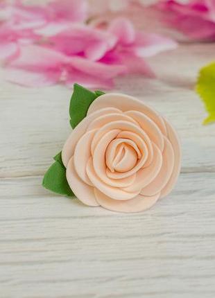 Роза на резинке