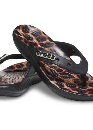 Женские шлепки вьетнамки classic crocs animal remix flip black/leopard w7