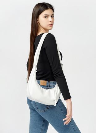 Женская сумка, компактная и удобная hobo - белая1 фото
