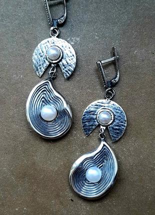 Дизайнерські дуже гарні унікальні сережки жіночий оберіг  лунниця срібло перли раковини3 фото