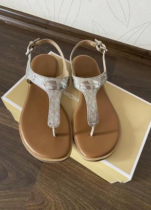 Босоніжки сандалі від michael kors 7,5