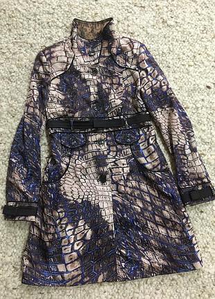 Очень стильный плащ