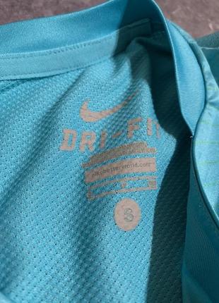 Футболка спортивна чоловіча nike centre logo pro dri-fit7 фото