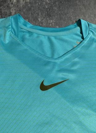 Футболка спортивна чоловіча nike centre logo pro dri-fit3 фото