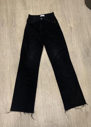 Джинсы zara, широтки джинсы с необработанным краем, актуальные джинсы