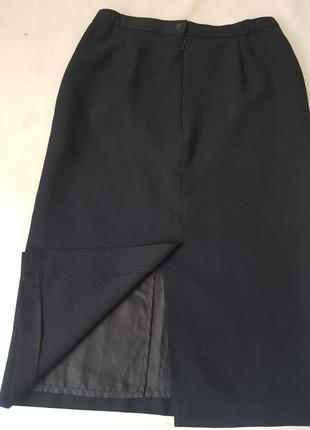 Классическая качественная юбка темного цвета4 фото