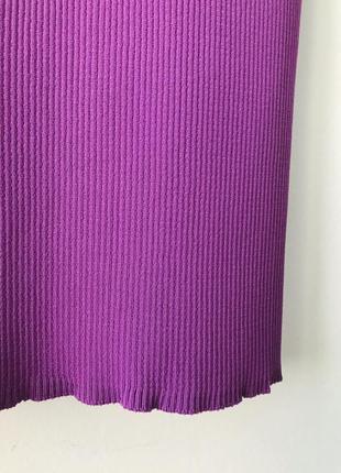 Новое платье в рубчик с актуальным вырезом на груди primark фиолетовое платье по фигуре фуксия3 фото