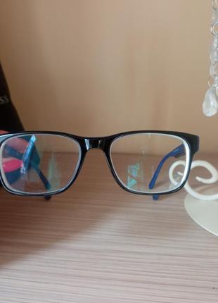 Продам мужские очки от известного бренда guess5 фото