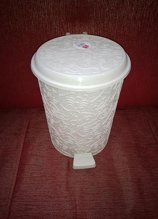 Відро для сміття з педалькою