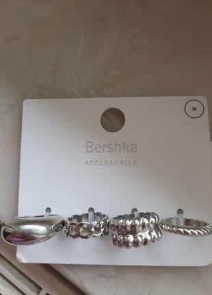 Каблучка, р.m. , бренд bershka..при0возезено из австреи ванна указанная ступень 1 шт.3 фото
