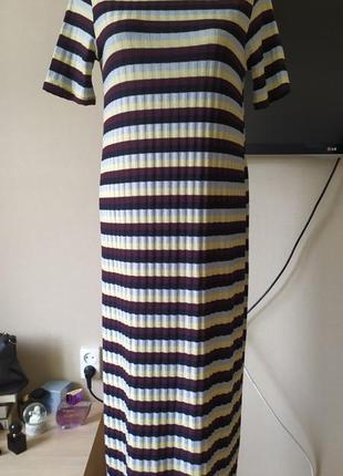 Довга яскрава сукня в рубчик zara