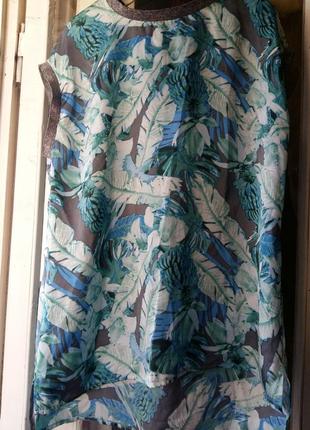 Атласная стильная блуза туника в листья-перышки оверсайз
