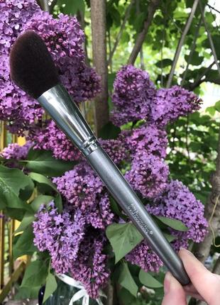 Кисть bh cosmetics