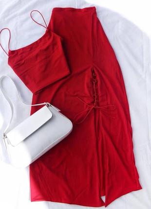 Костюм женский красный однотонный юбка миди на высокой посадке с разрезом по ноге топ на брителях качественный стильный