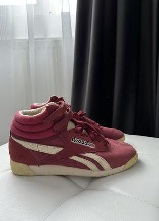 Бордовые кроссовки reebok