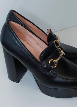 Туфли женские черные1 фото