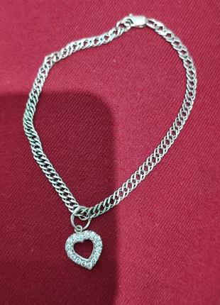 Серебряный браслет плетения бискмарк с подвеской сердце1 фото