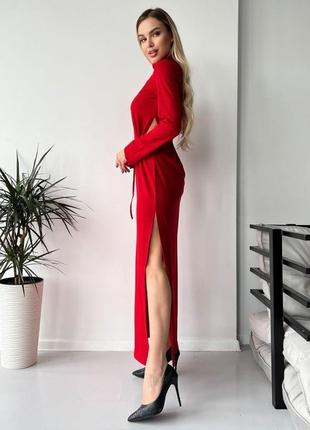 Красное длинное платье с боковыми вырезами2 фото