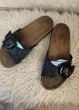 Шльопанці у стилі birkenstock