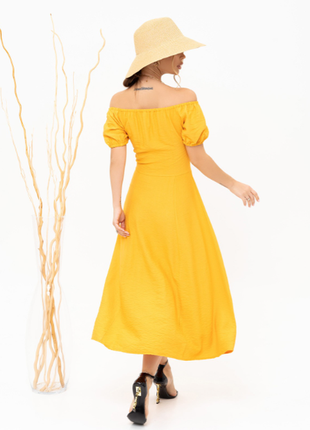 Льняное платье с открытыми плечами4 фото